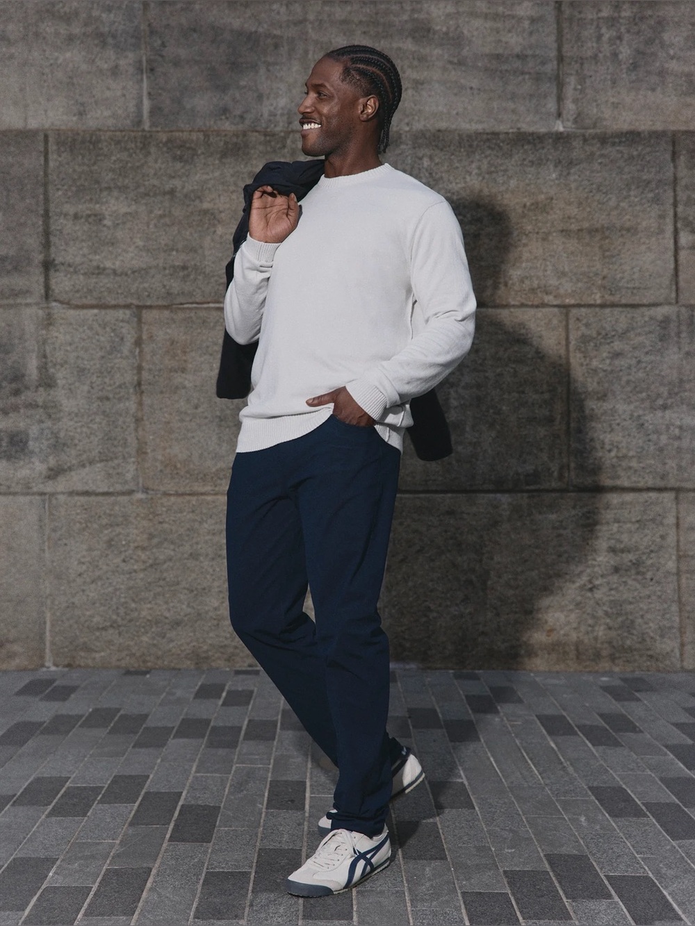 Vuori Men’s Meta Classic Fit pant navy
